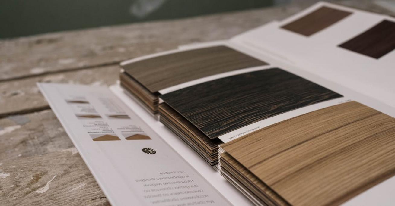 Fornirowanie drewna – co to jest i jak zrobić to dobrze