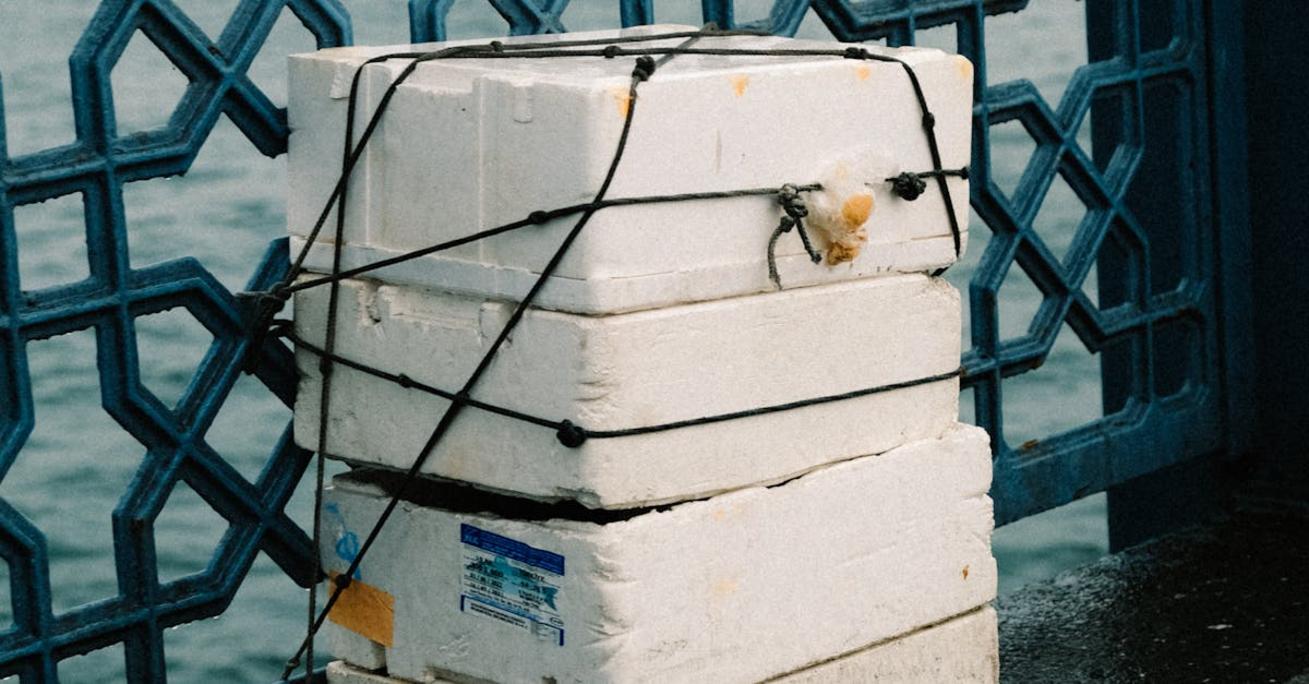 Instalacje w styropianie – jak uniknąć mostków termicznych?