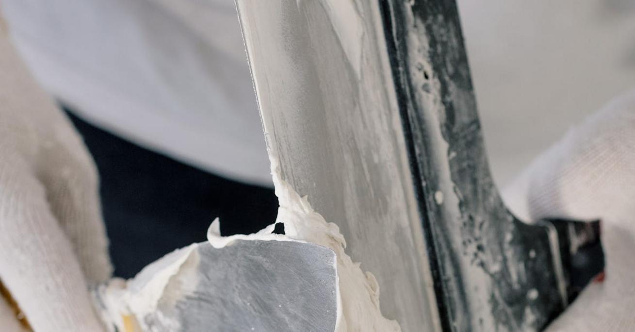 Jak szpachlować regipsy – skuteczne techniki i narzędzia do perfekcji