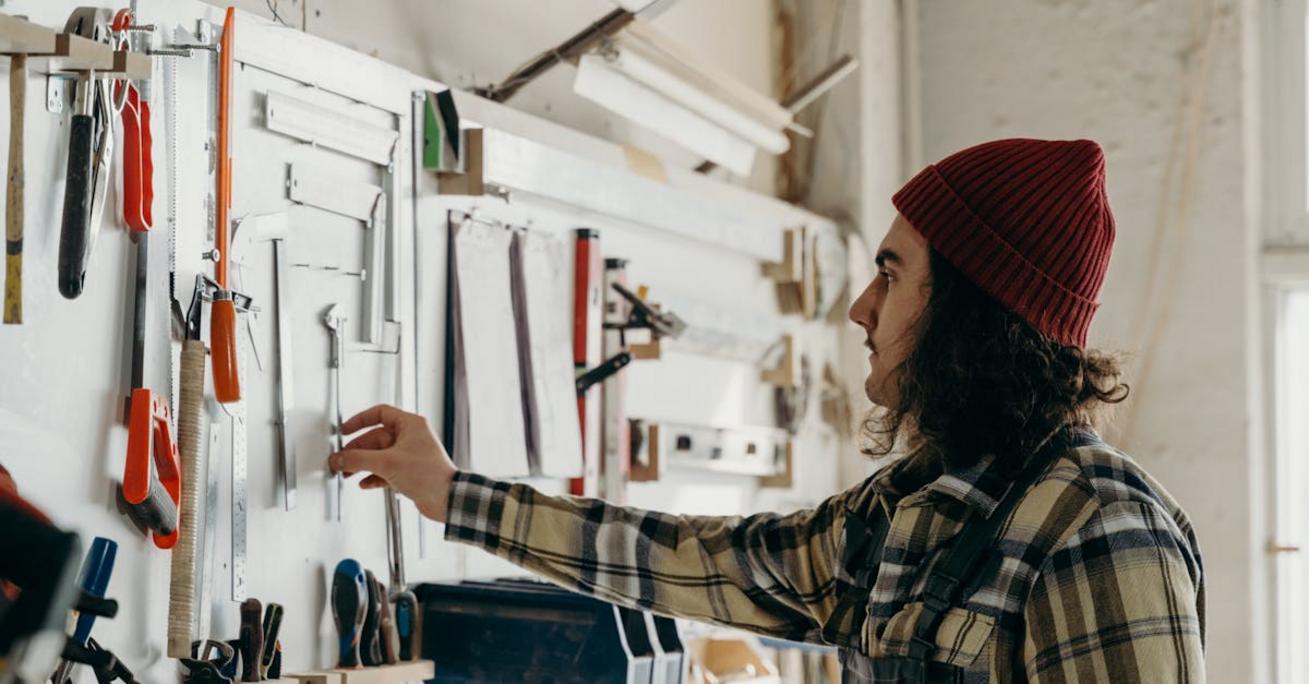 Jakie wiertło do ściany wybrać, by pracować szybko i bezpiecznie