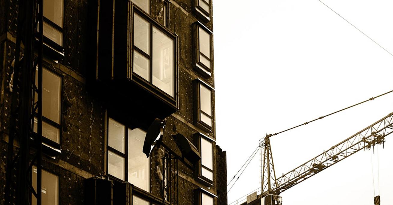 Węgarek w oknie – czym jest i dlaczego ma tak duże znaczenie w nowoczesnym budownictwie