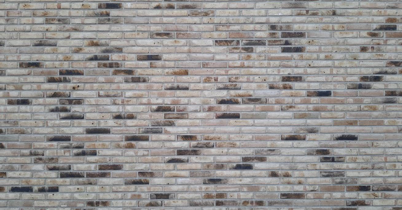 Zaprawa czy klej – który materiał lepiej sprawdzi się w budowie ścian