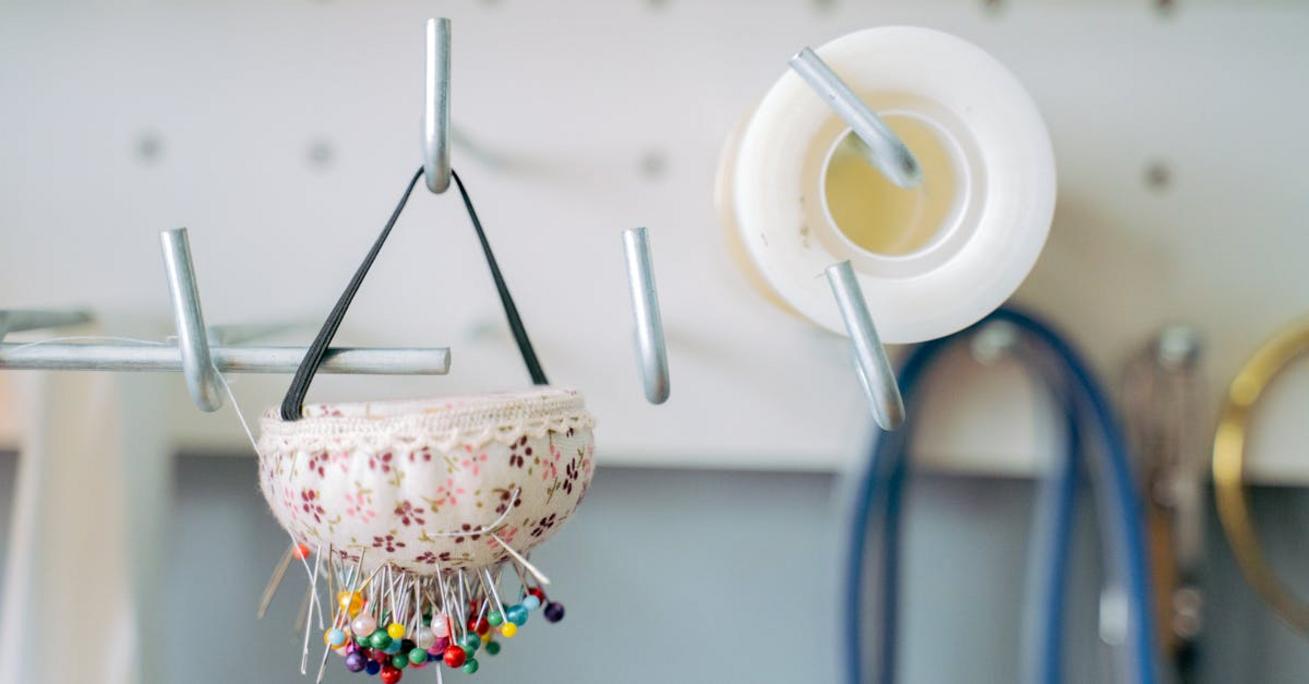 Haczyki samoprzylepne – praktyczne rozwiązania do organizacji przestrzeni